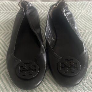 Tory Burch Black Logo Round-Toe Ballet Flats